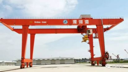   衛(wèi)華起重，飛天入海！